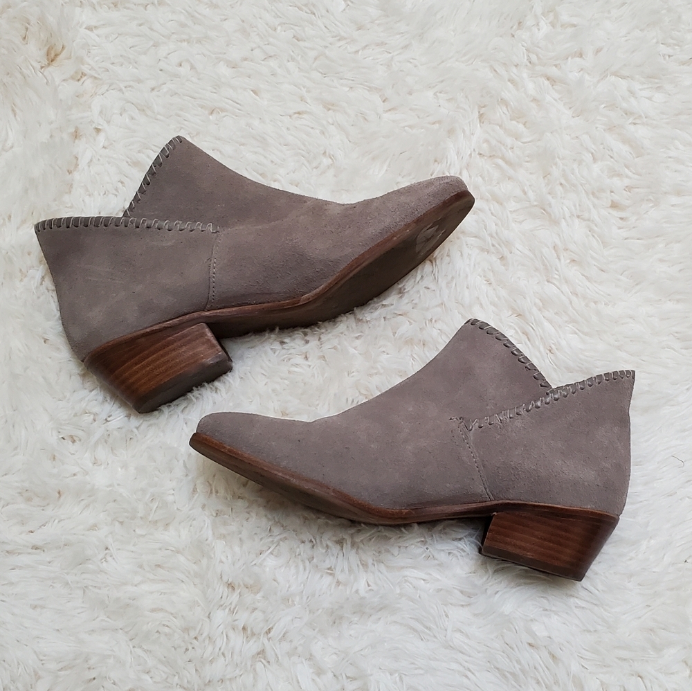 Jack Rogers 'SADIE' Suede Bootie Light Gray Sz 8